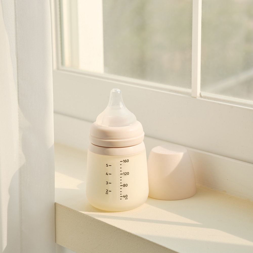 Bình sữa Silicon Moyuum - 160ml - Kèm núm 1