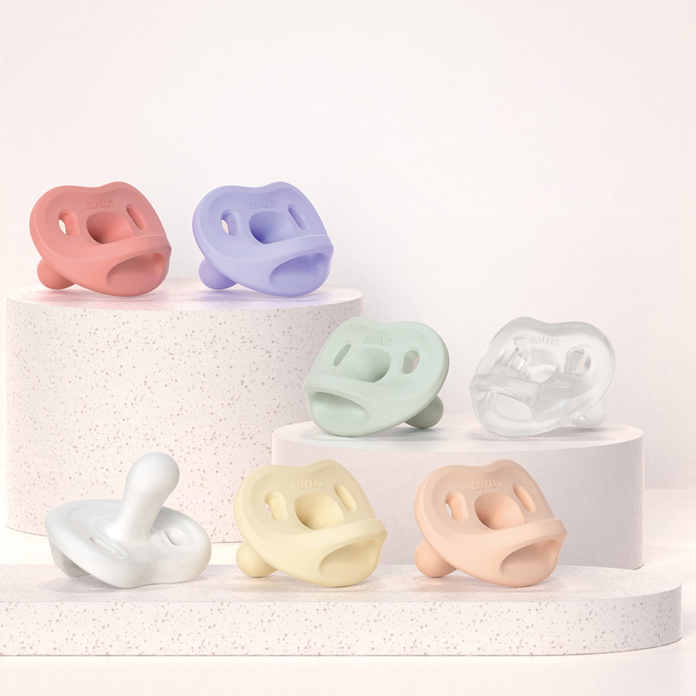 Ty ngậm 100% silicone Moyuum - 6m+ - Màu hồng dâu