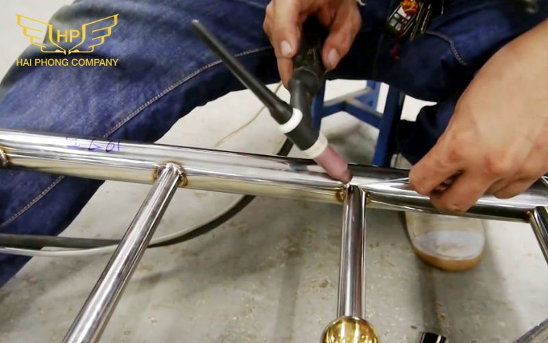 Quá trình tạo ống inox diễn ra như thế nào? Khám phá từ A đến Z