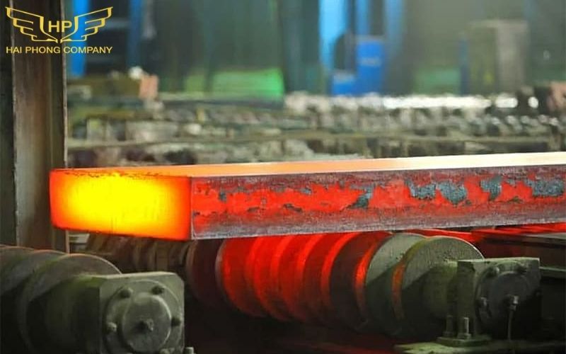 Thép cuộn cán nóng dùng để làm gì? Hình ảnh khi sản xuất