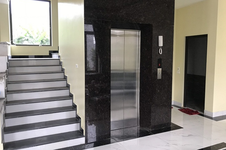 Nhà ống 50 m2 có nên lắp thang máy?