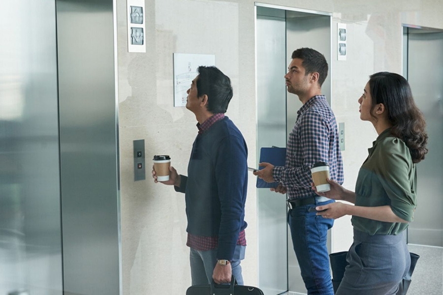 Thang máy 'từ chối' chở người ở Nhật Bản