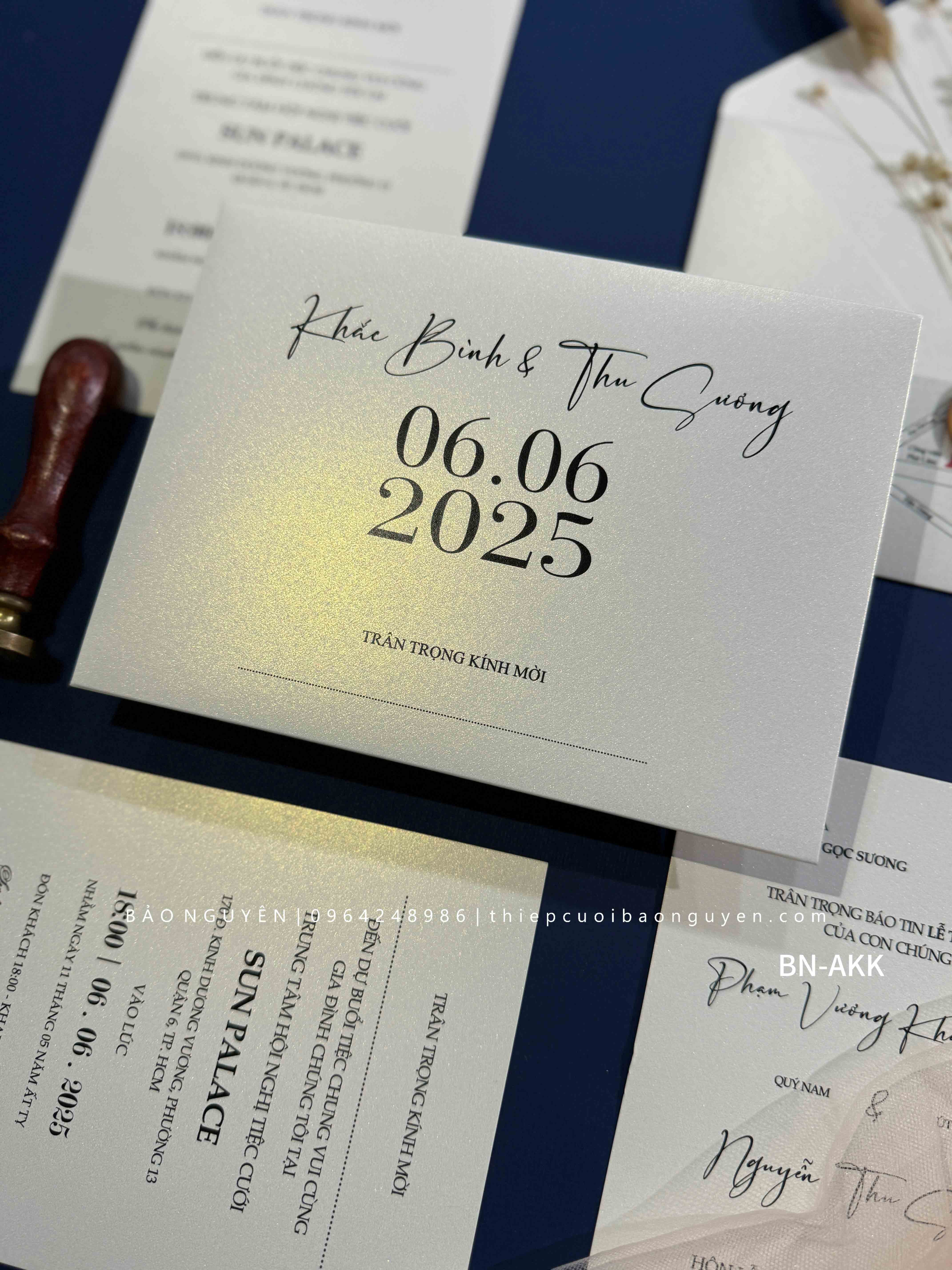 (BN-AK039) Thiệp Cưới Ánh Kim BN