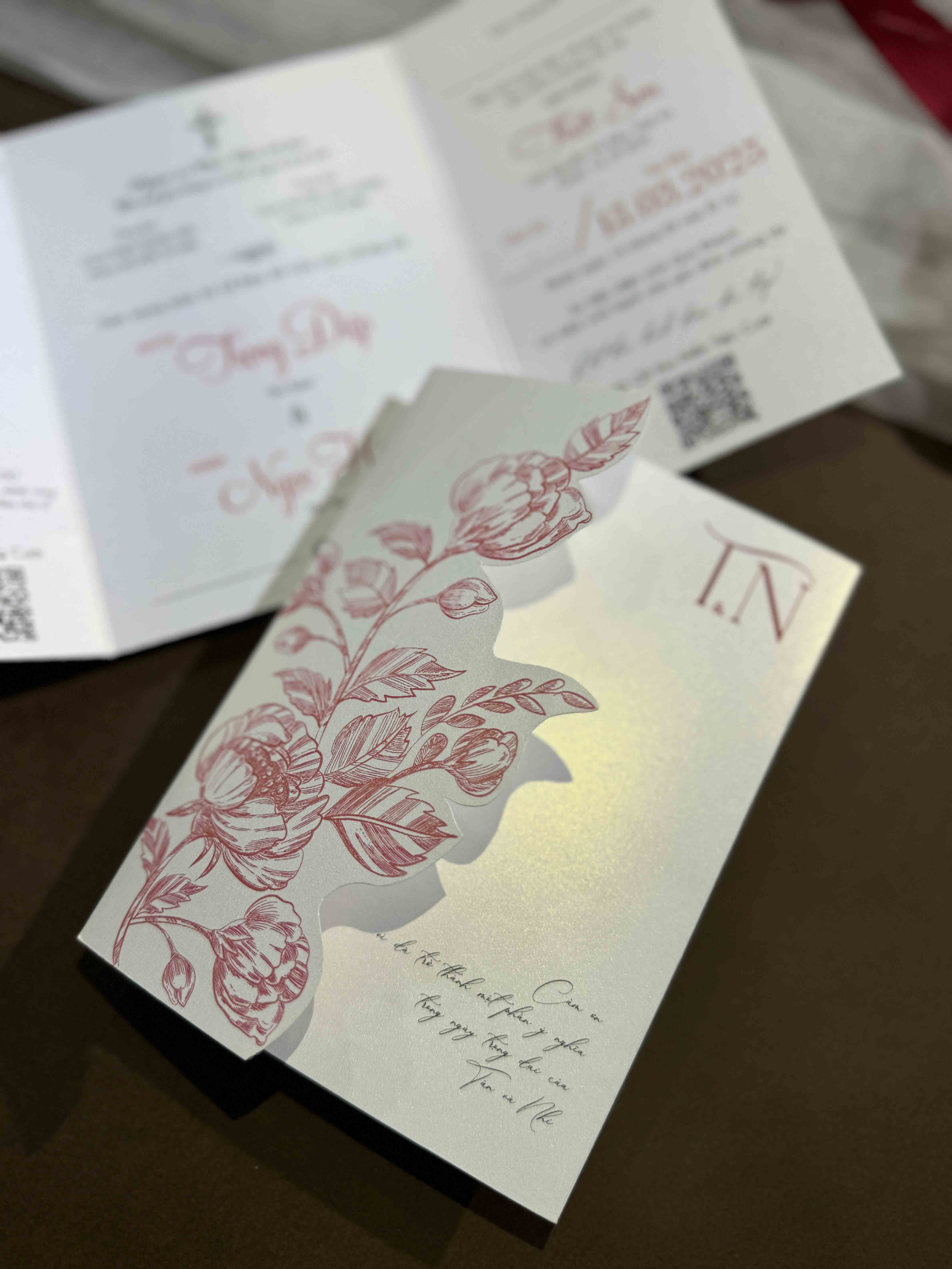 ( BN-AK041) Thiệp Cưới Ánh Kim BN