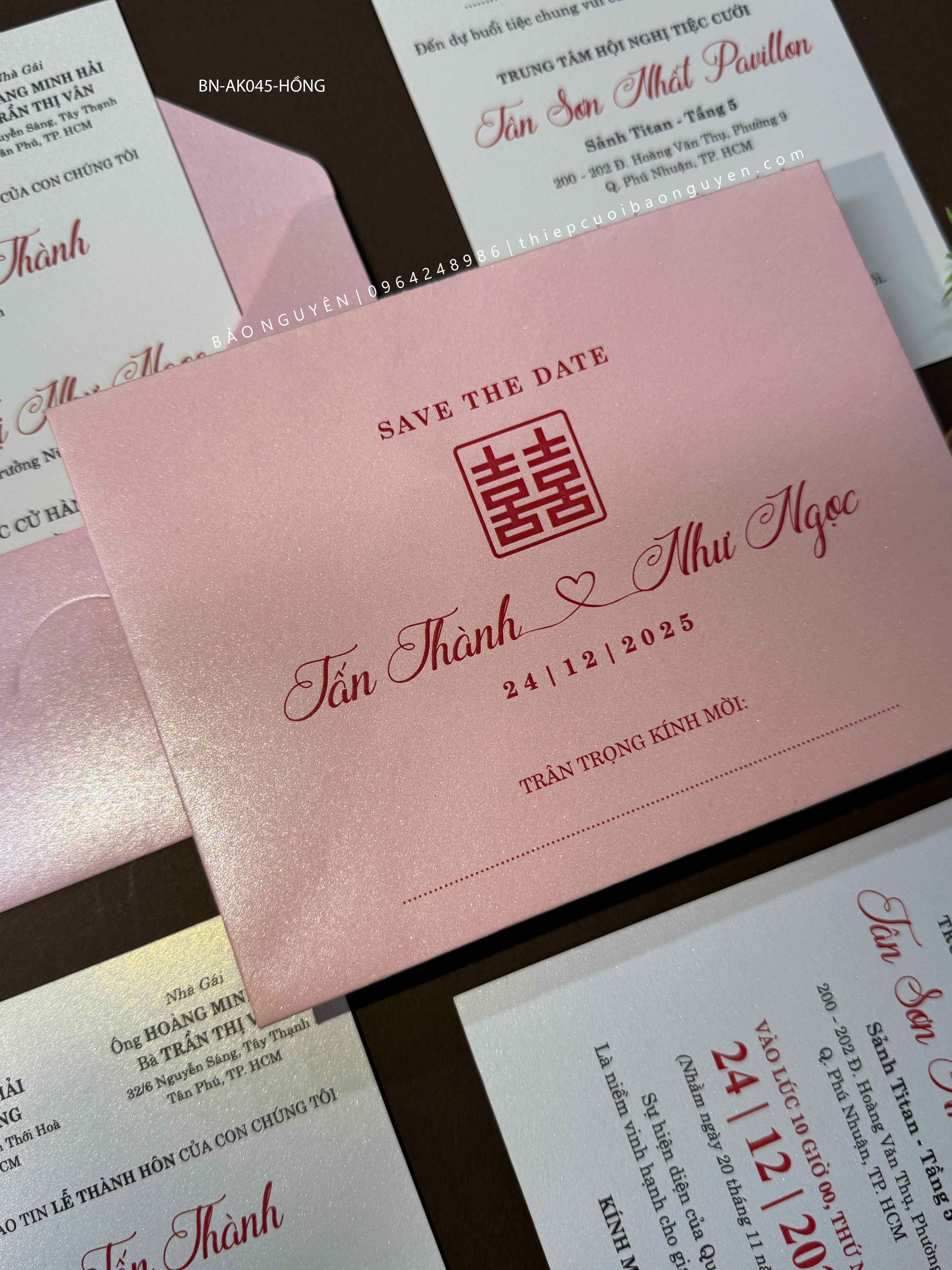 (BN-AK045) Thiệp Cưới Ánh Kim Thơm