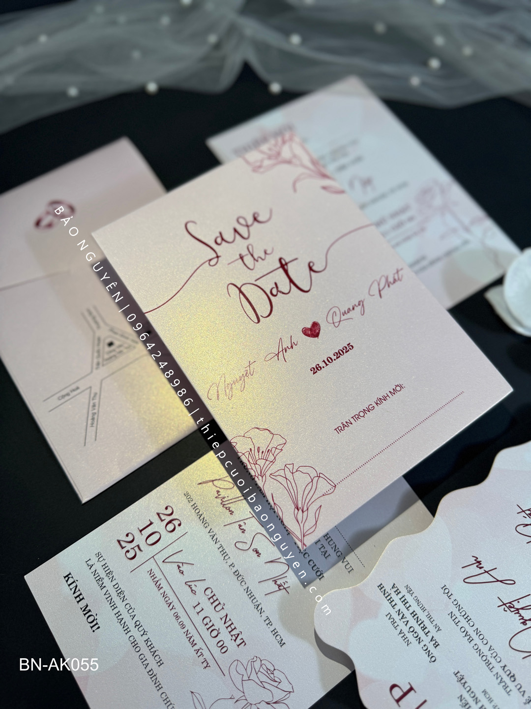 (BN-AK055) Thiệp Cưới Giấy Ánh Kim Thơm