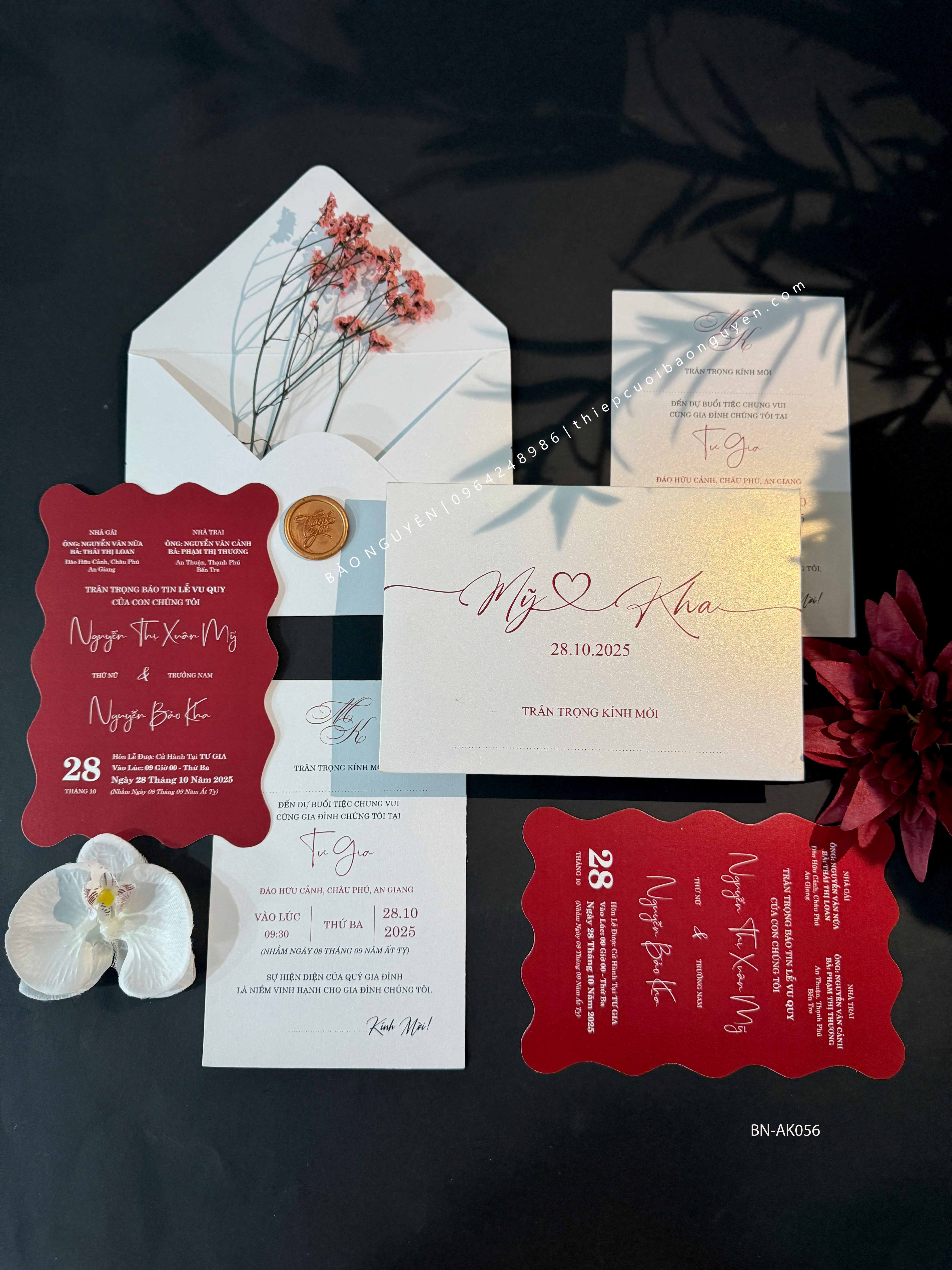 (BN-AK056) Thiệp Cưới Giấy Ánh Kim Thơm