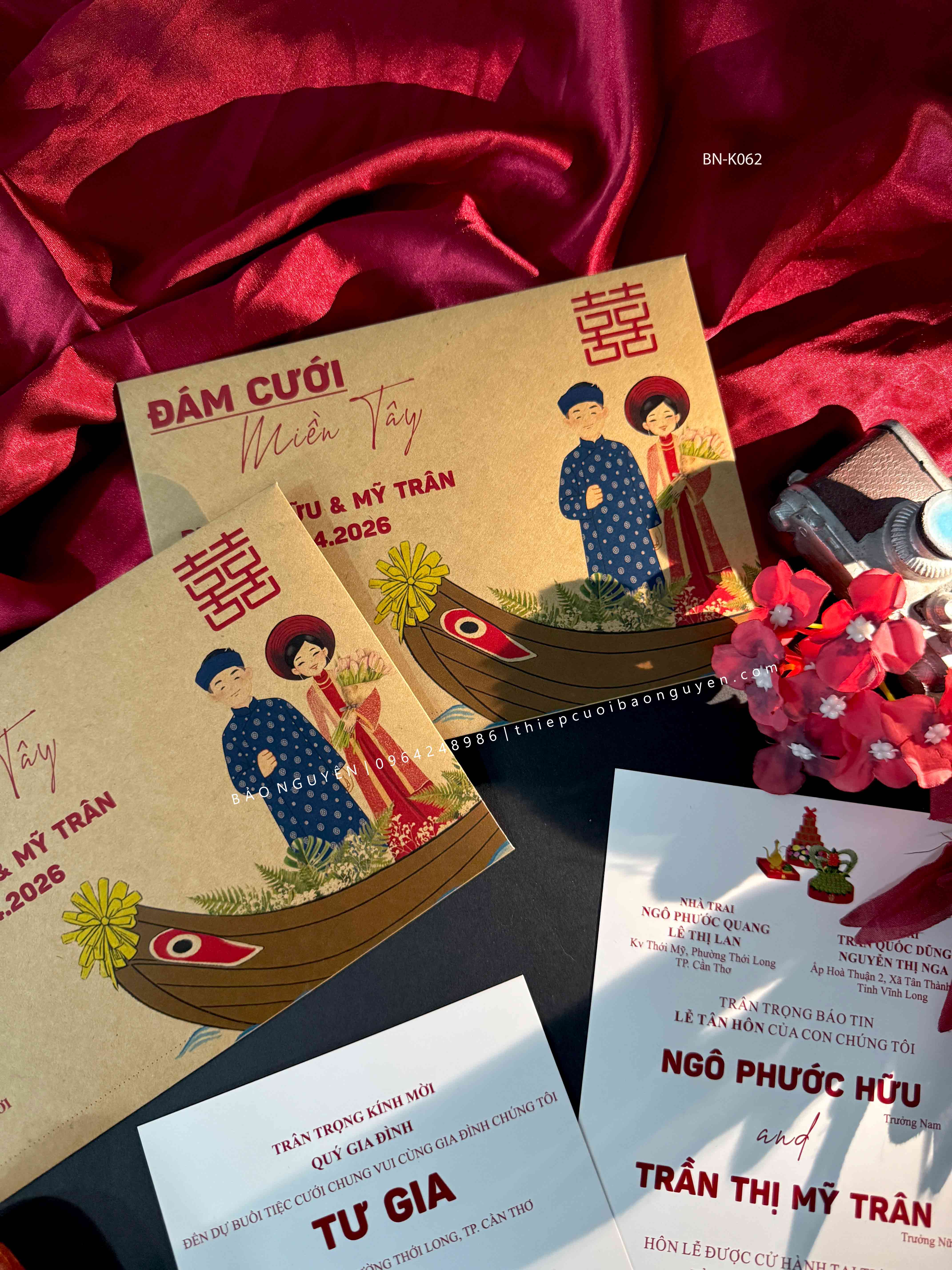 (BN-K062) Thiệp Cưới giấy Kraft hình chibi