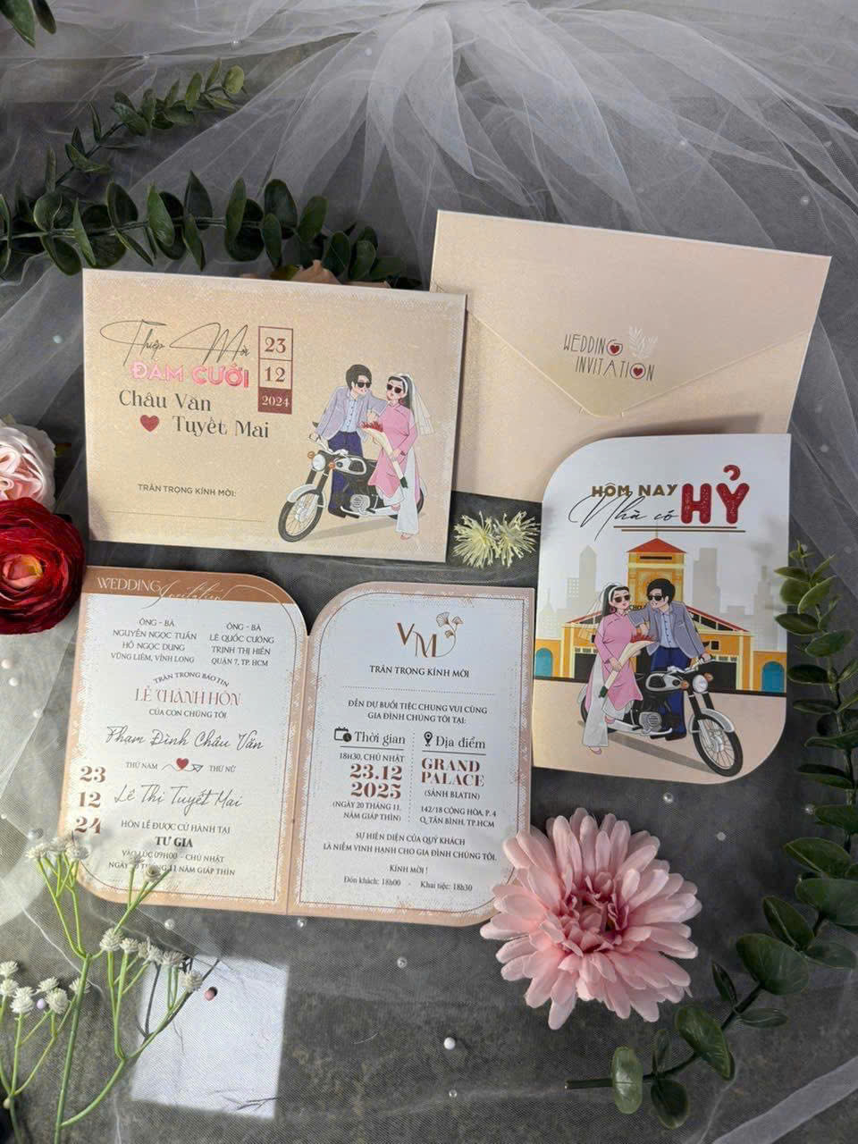 (PQ 1412) Thiệp Cưới Giấy Ánh Kim Thơm