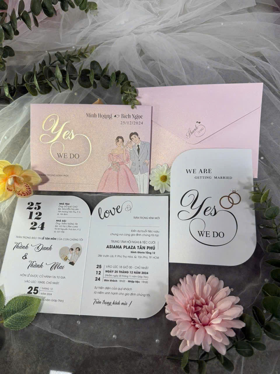 (PQ 1420) Thiệp Cưới Giấy Ánh Kim Thơm