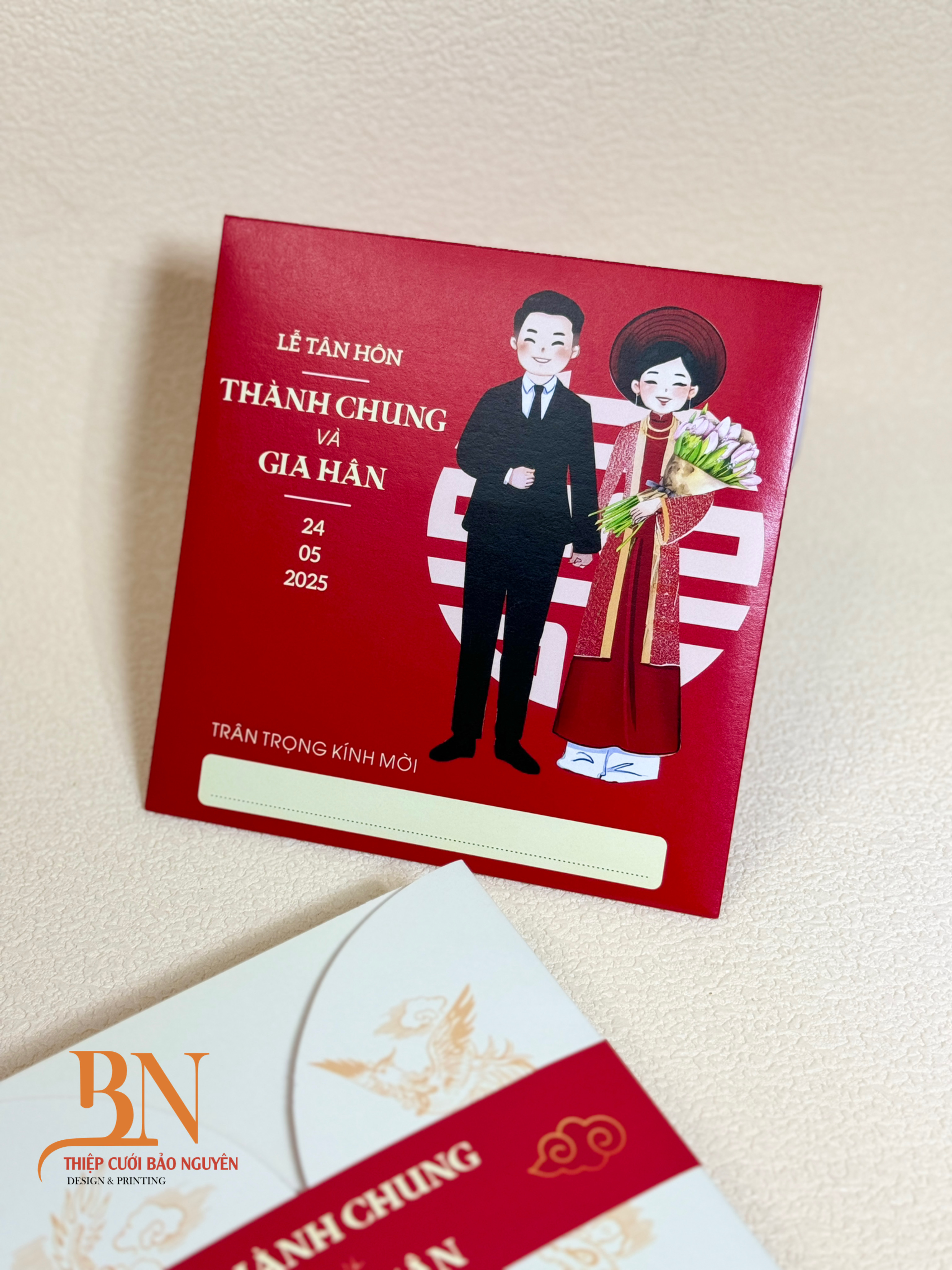 (RR-PU05) Thiệp Cưới 3D Cao Cấp Mẫu Chibi Hiện Đại
