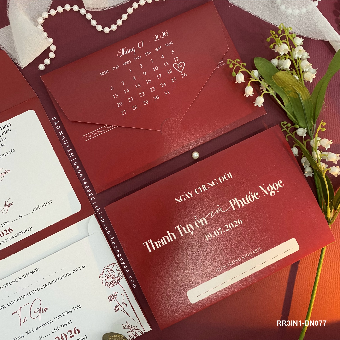 (RR3IN1 - BN077) Thiệp Cưới Gập 3 Có Bao Thư 3IN1 gân 230g