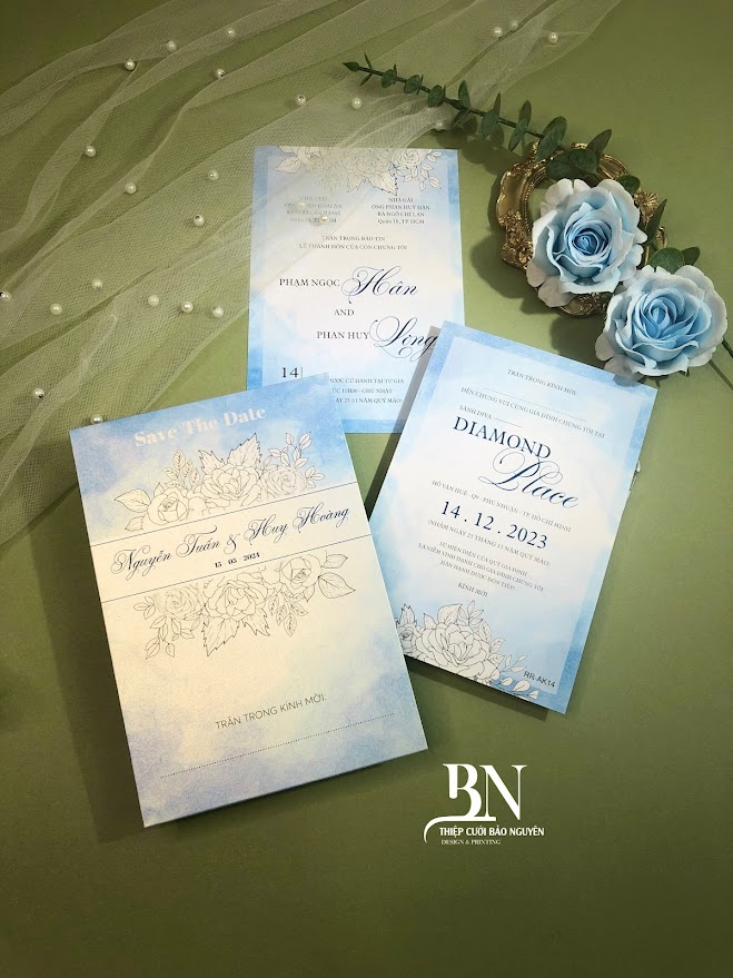 (RRAK-14) Thiệp Cưới Giấy Ánh Kim Mẫu Đứng