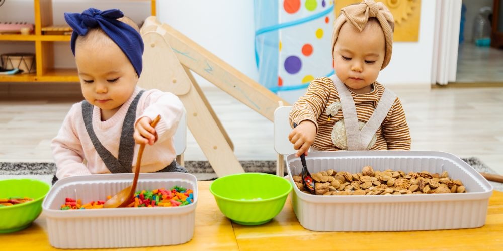 4 trò chơi cho trẻ 18 - 24 tháng giúp con phát triển vận động