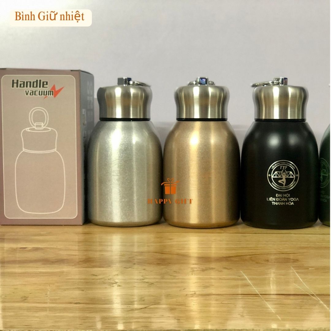 500+bình giữ nhiệt hình móc khóa làm quà tặng hội nghị của Liên đoàn Yoga Thanh Hóa