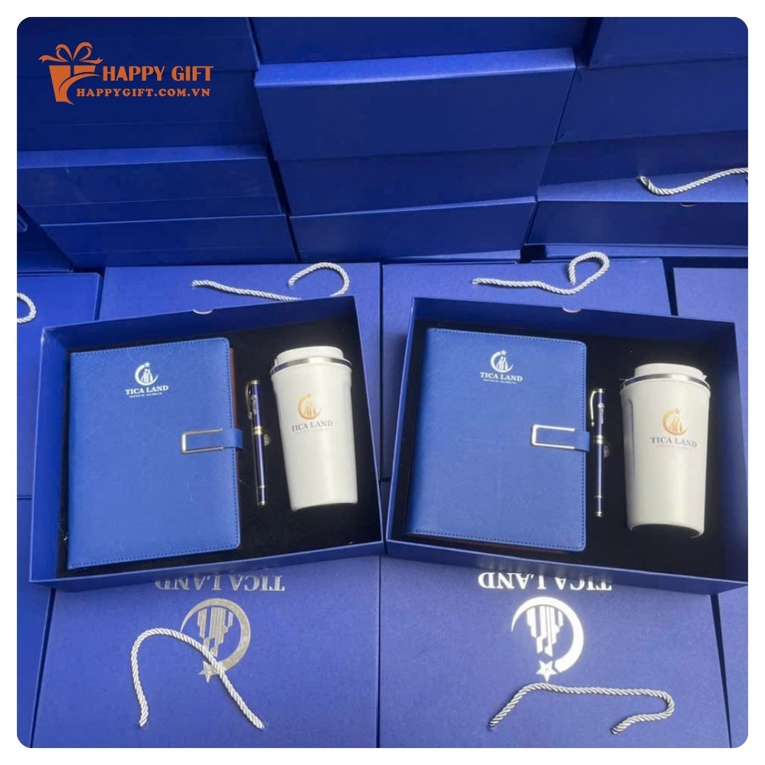 Hộp quà tặng sổ tay, sổ ghi chép cuộc họp kèm Bình in khắc tên, logo thương hiệu làm quà tặng doanh nghiệp, quà tặng sự kiện
