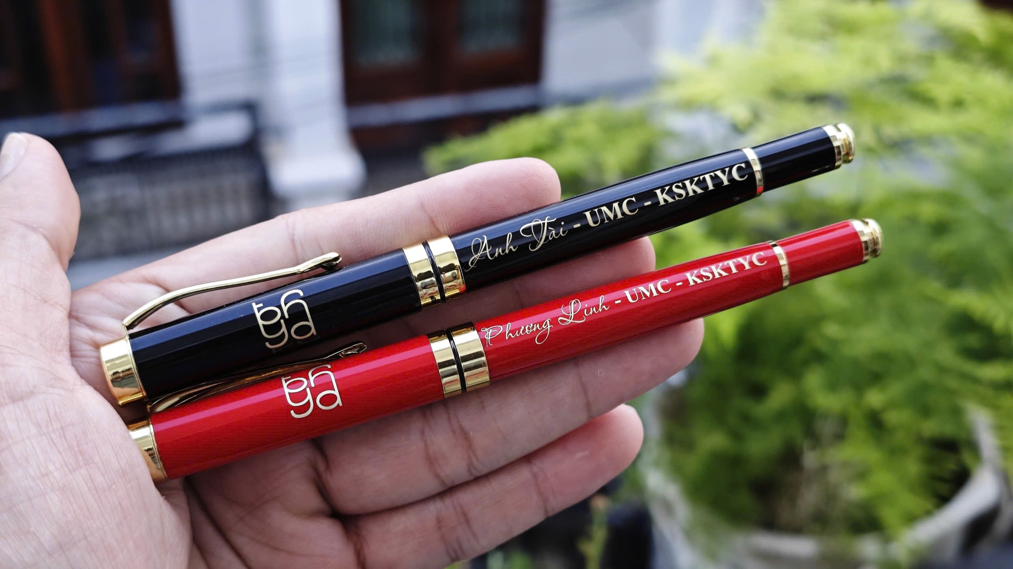 Bút bi kí nắp hai khoen - Nhận khắc lazer theo yêu cầu giá cả hợp lý - Quà Tặng Giá Rẻ - Khắc lazer, in uv