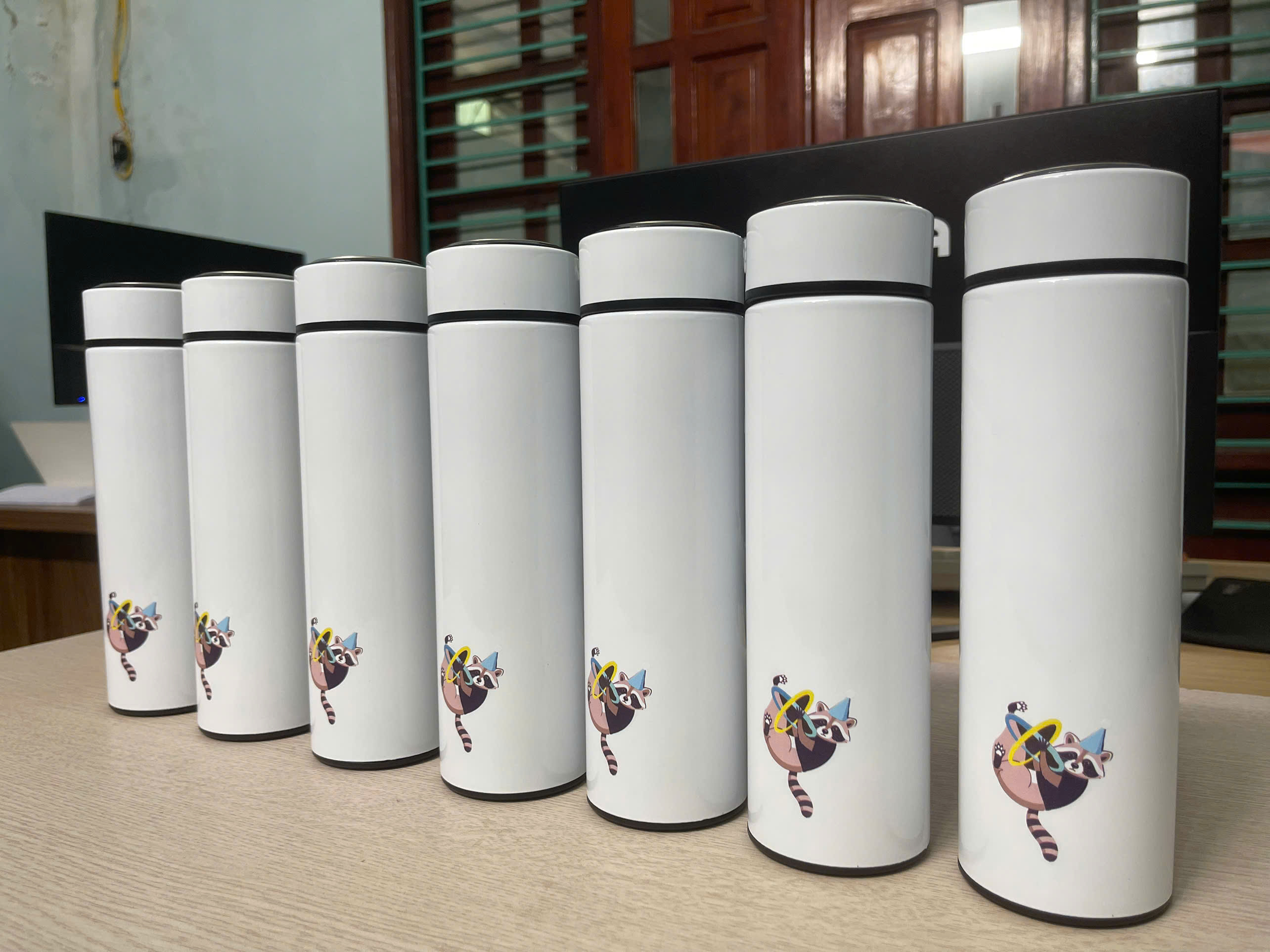 BÌNH GIỮ NHIỆT 500ML IN LOGO / HÌNH ẢNH THEO YÊU CẦU – MÓN QUÀ TẶNG DOANH NGHIỆP SANG TRỌNG & Ý NGHĨA