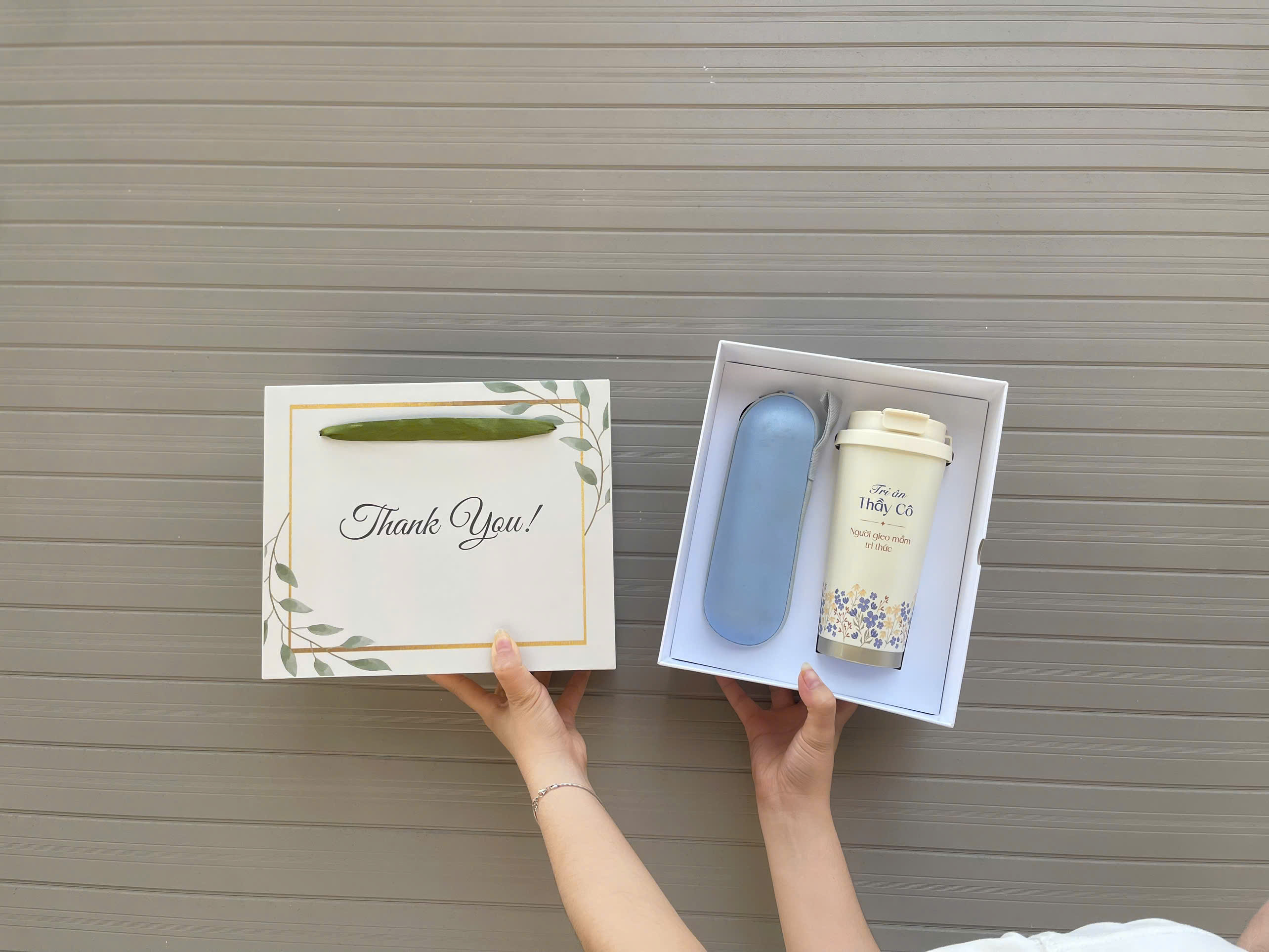 Set Quà Tặng Tri Ân Thầy Cô – Ly Giữ Nhiệt 530ml, Ô Mini Gấp Gọn