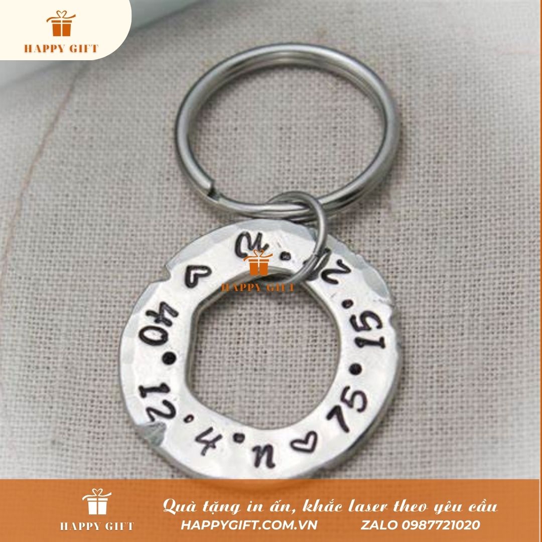 Khắc laser móc khóa kim loại inox, khắc laser quà tặng