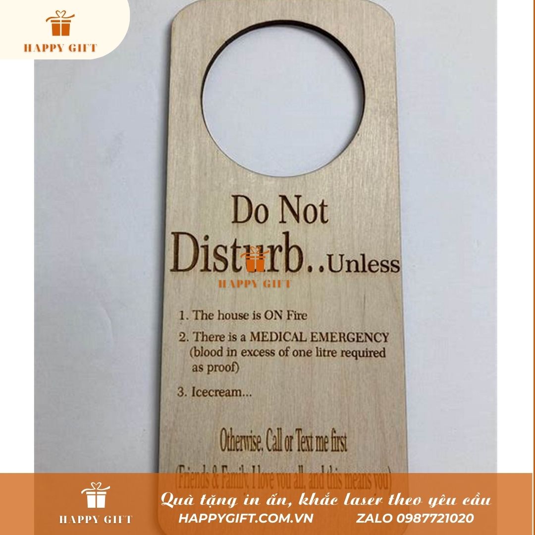 Khắc laser the Tag cửa Khách sạn theo yêu cầu tại LASER HOÀNG MAI