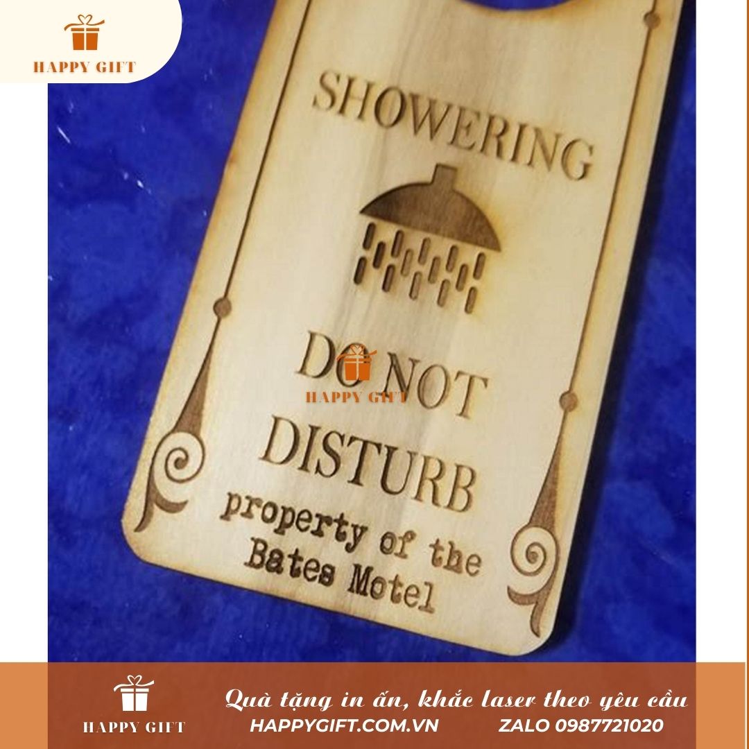 Khắc laser the Tag cửa Khách sạn theo yêu cầu tại LASER HOÀNG MAI