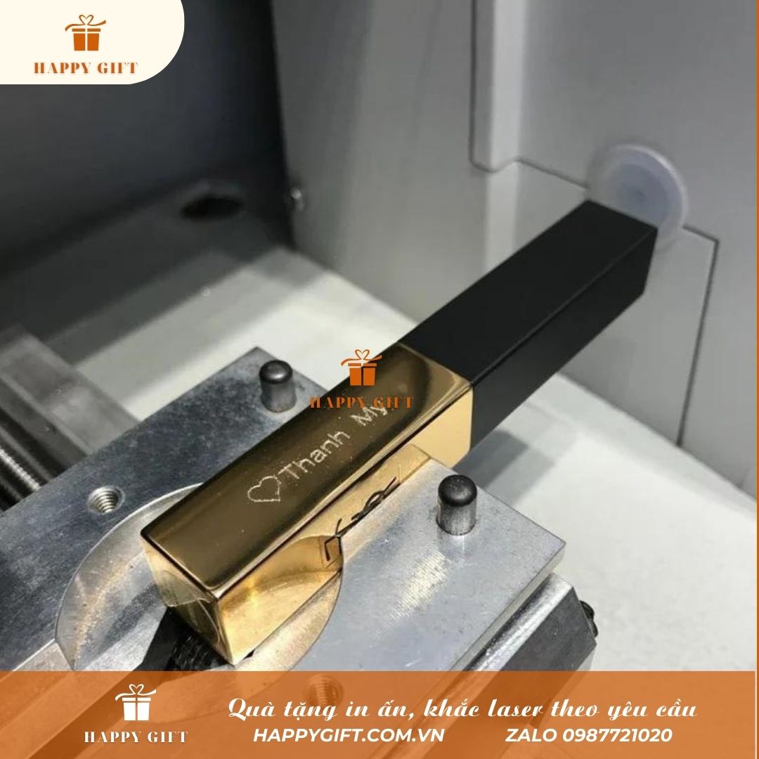Khắc Laser Thỏi son theo yêu cầu tại Laser Hoàng Mai, ,khắc laser quà tặng doanh nghiệp, quà tặng sự kiện