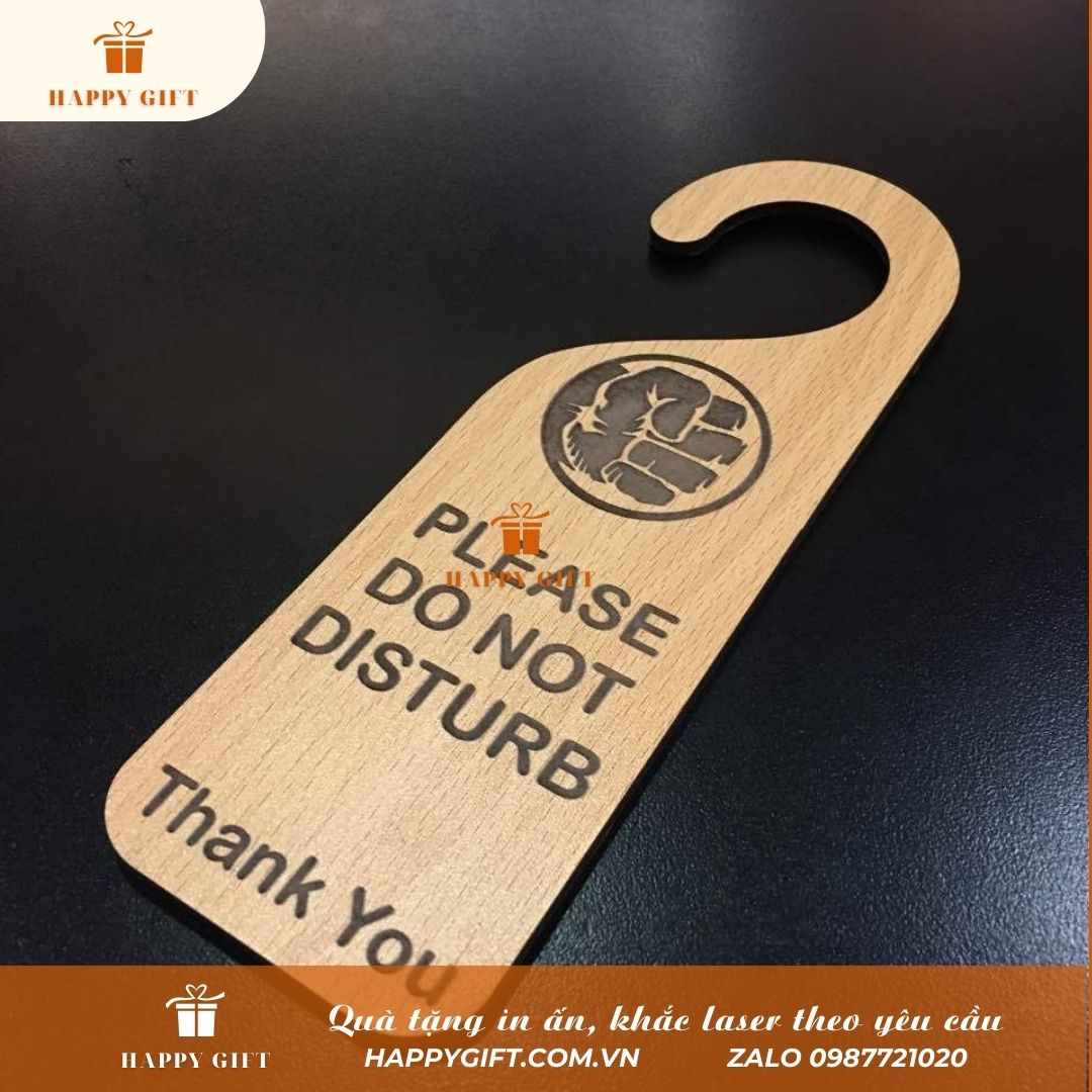 Khắc laser the Tag cửa Khách sạn theo yêu cầu tại LASER HOÀNG MAI