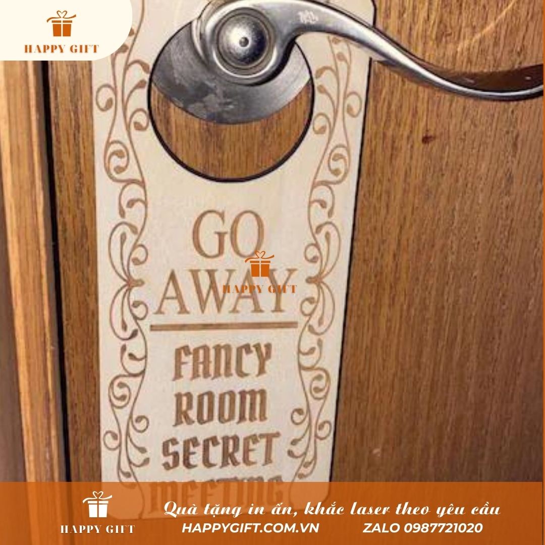 Khắc laser the Tag cửa Khách sạn theo yêu cầu tại LASER HOÀNG MAI