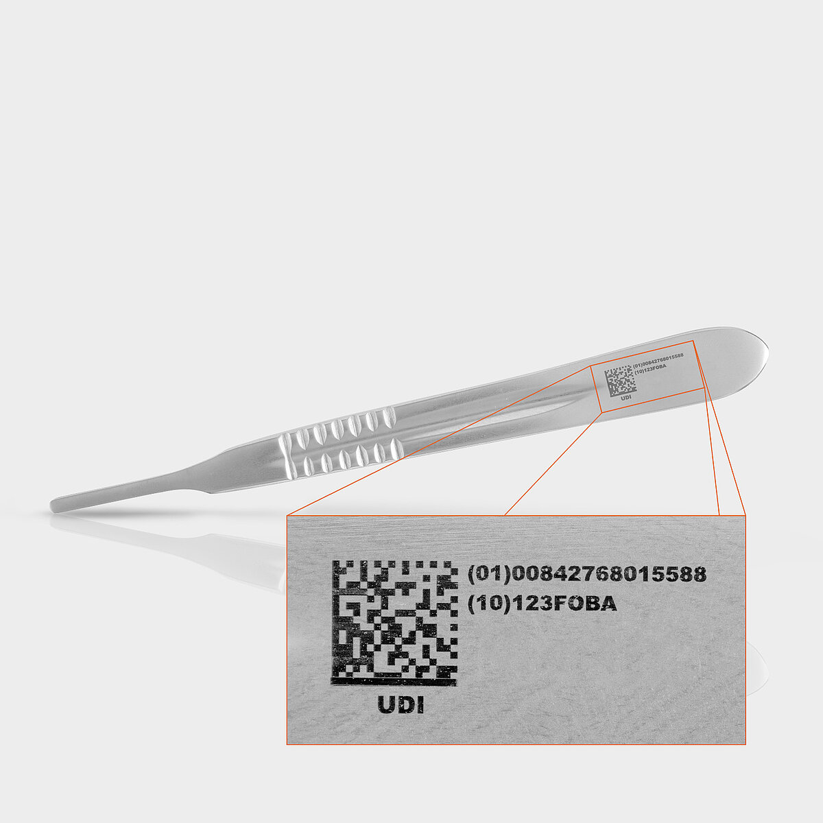 Khắc laser lên dụng cụ y tế tại LASER HOÀNG MAI