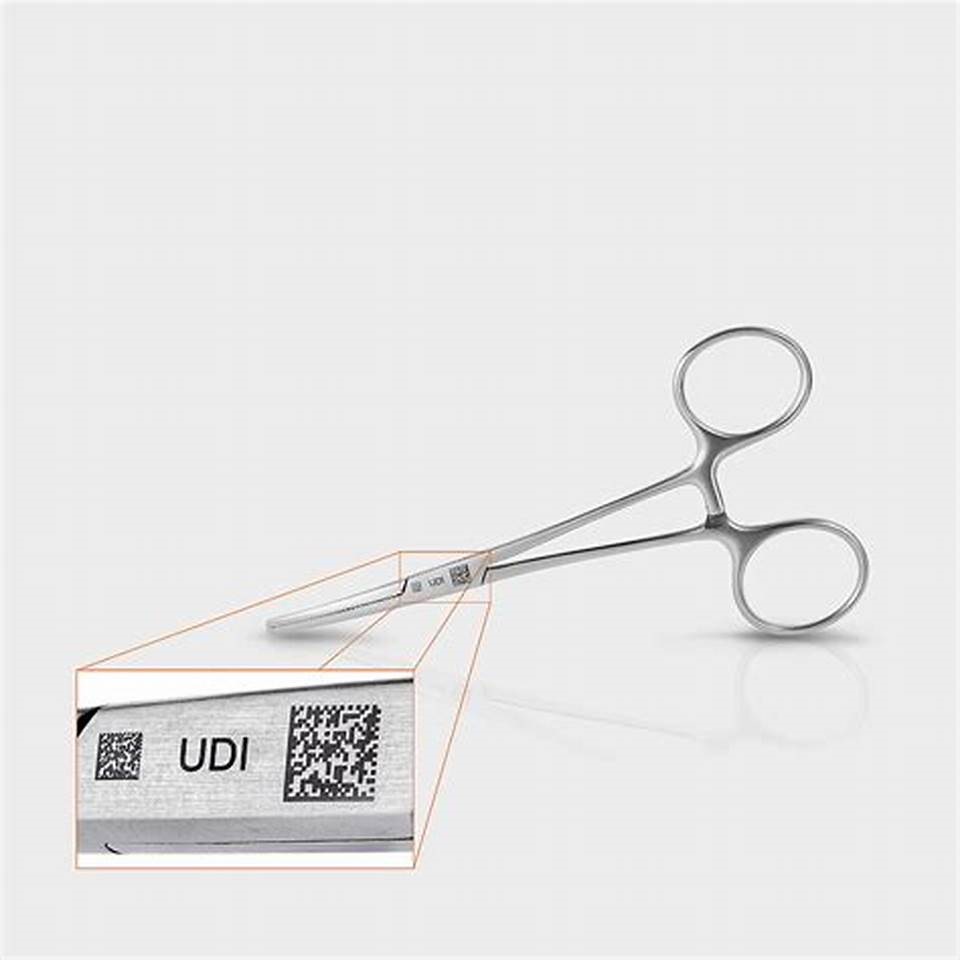 Khắc laser lên dụng cụ y tế tại LASER HOÀNG MAI