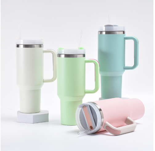 Cốc Coffee giữ nhiệt cầm tay có ống hút, Cốc giữ nhiệt in khắc tên logo