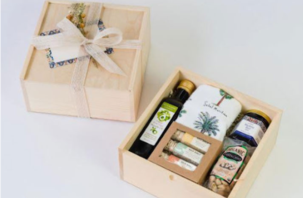 Hộp đựng quà 8/3 bằng gỗ MDF- Món quà tặng sang trọng, lịch sự dành cho các chị em...