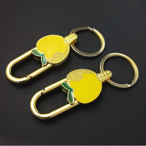 Quà tặng móc khóa khắc tên, móc khóa ô tô hình quả táo khắc tên, quà tặng doanh nghiệp