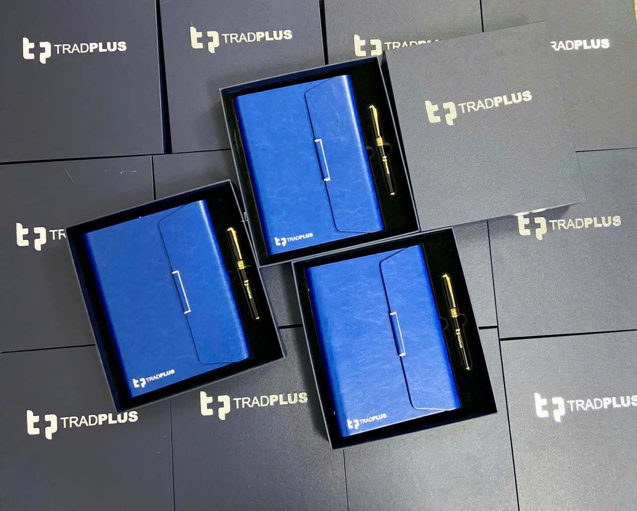 Quà tặng sổ tay, sổ ghi chép cuộc họp  in khắc tên logo thương hiệu, quà tặng doanh nghiệp, quà tặng sự kiện– THIẾT KẾ RIÊNG THEO YÊU CẦU 🎁