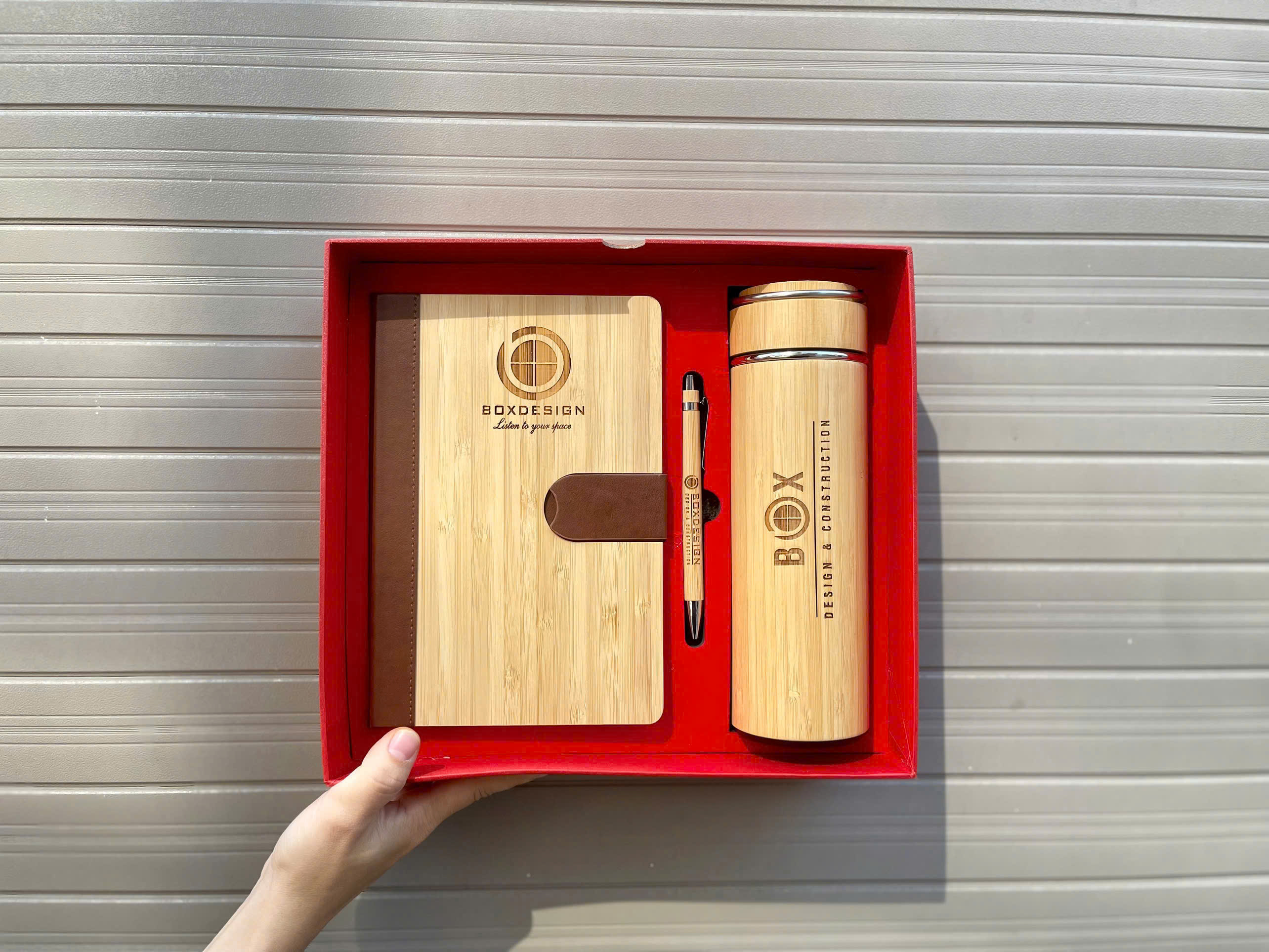 📘 SỔ TAY BÌA TRE KHẮC/IN LOGO DOANH NGHIỆP