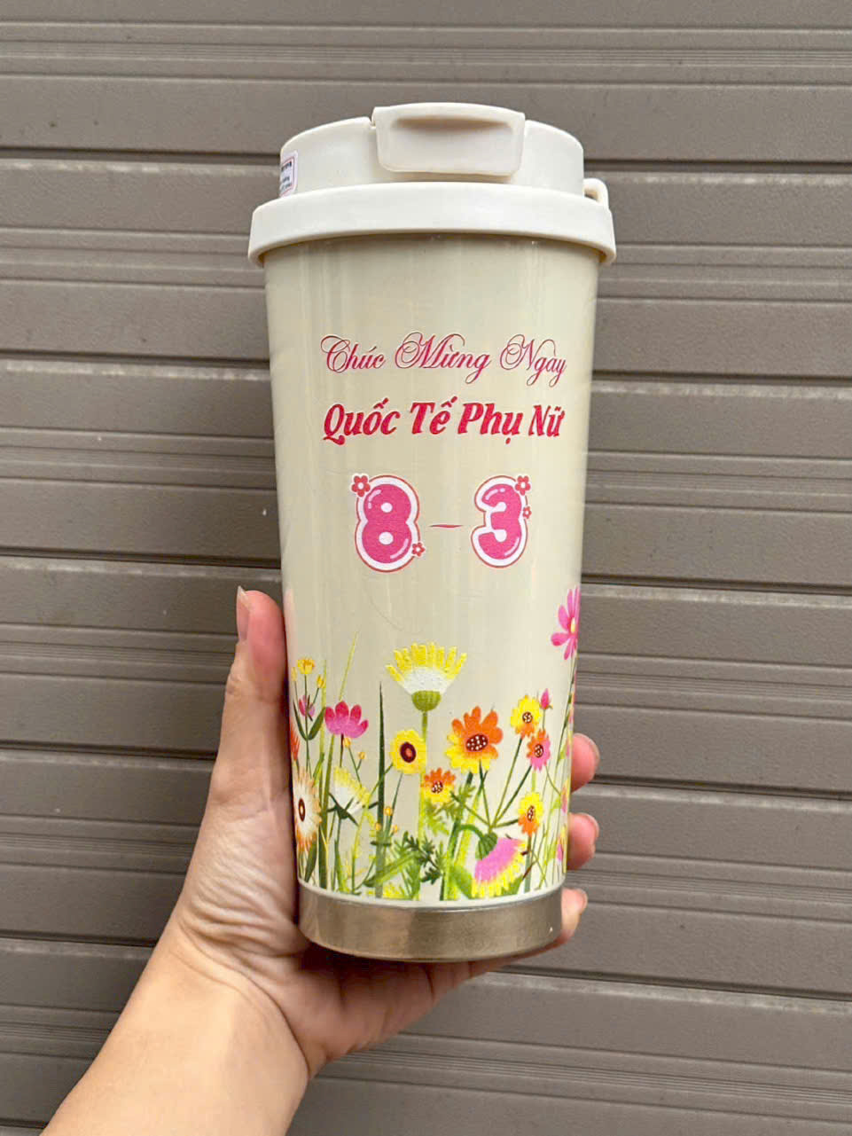 🌸 CỐC GIỮ NHIỆT IN HÌNH THEO YÊU CẦU – QUÀ TẶNG ĐẸP, TIỆN LỢI & CÁ NHÂN HÓA 🌸