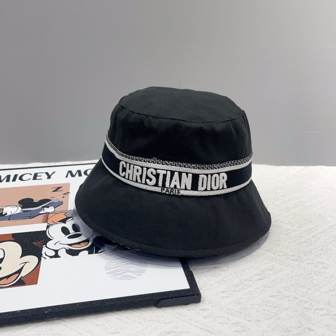 DIOR BUCKET HAT