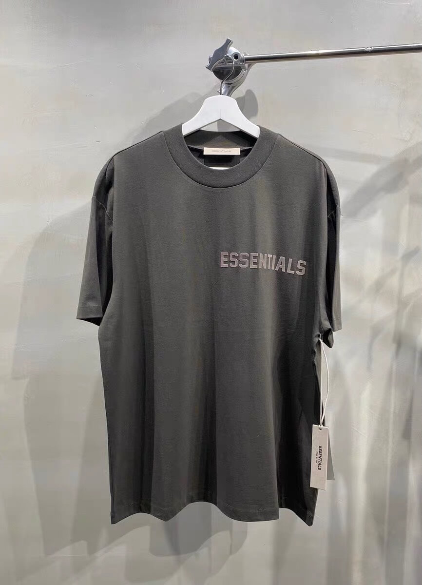 ESSENTIALS T-SHIRTS
