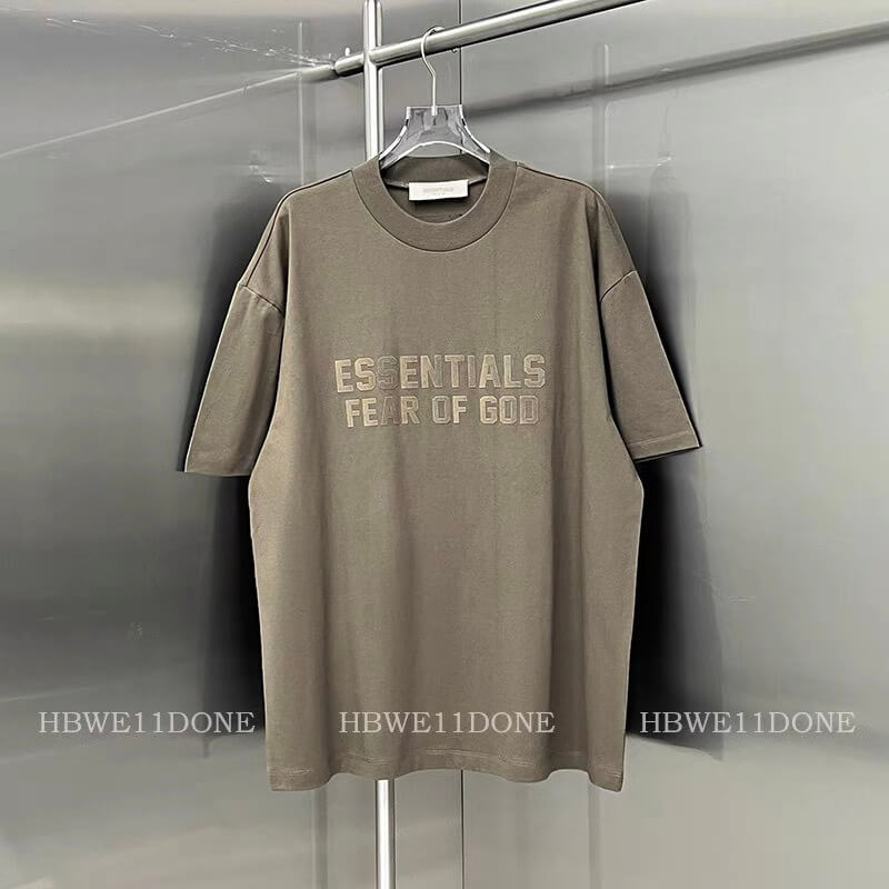 ESSENTIALS T-SHIRTS