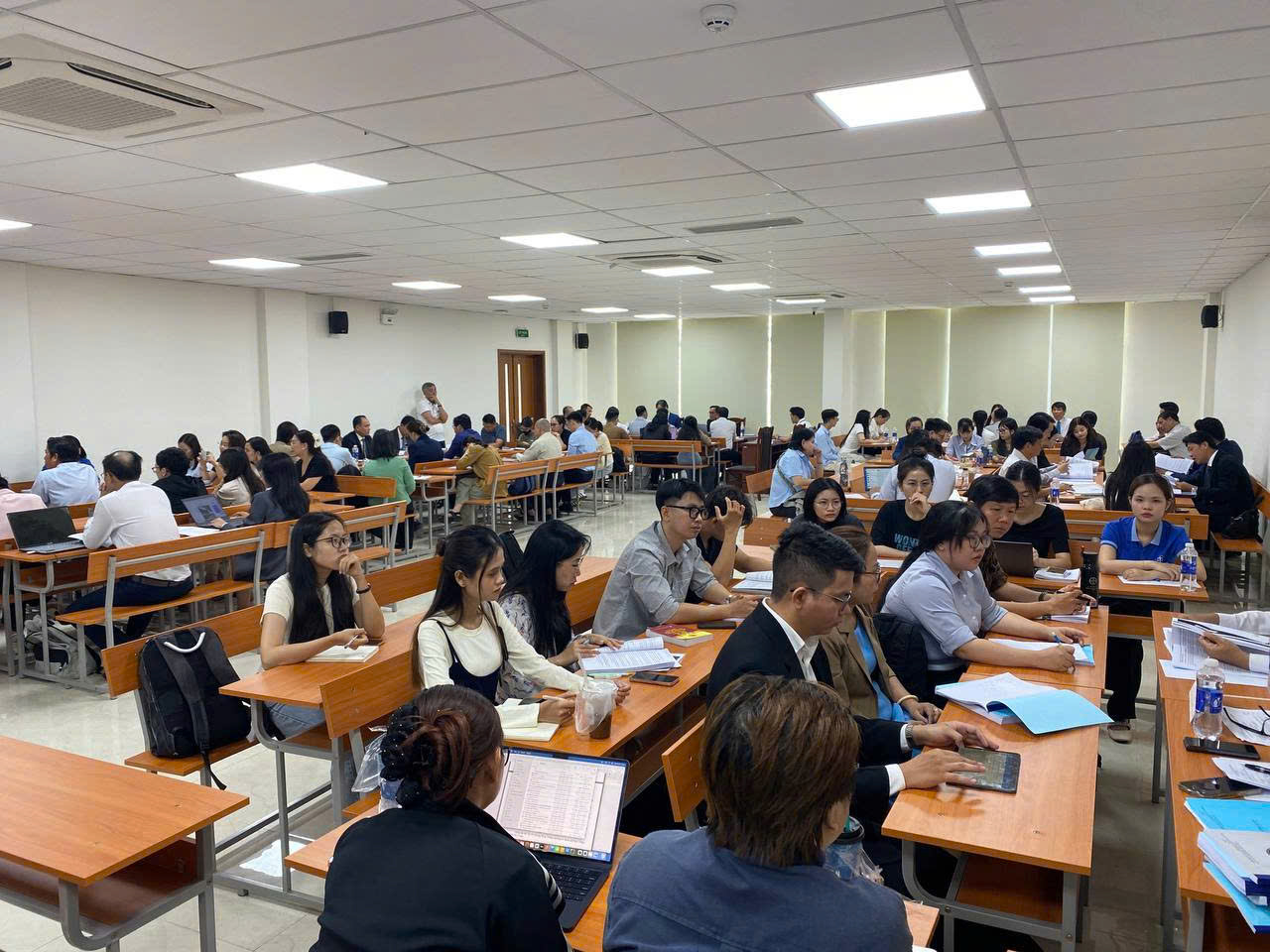 BUỔI THI VẤN ĐÁP GIẢ ĐỊNH KẾT THÚC TẬP SỰ LUẬT SƯ (06/2025)