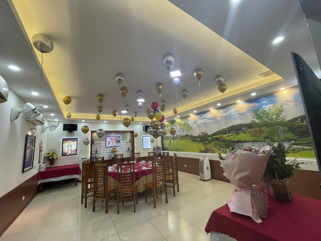 Phòng ăn V.I.P 10