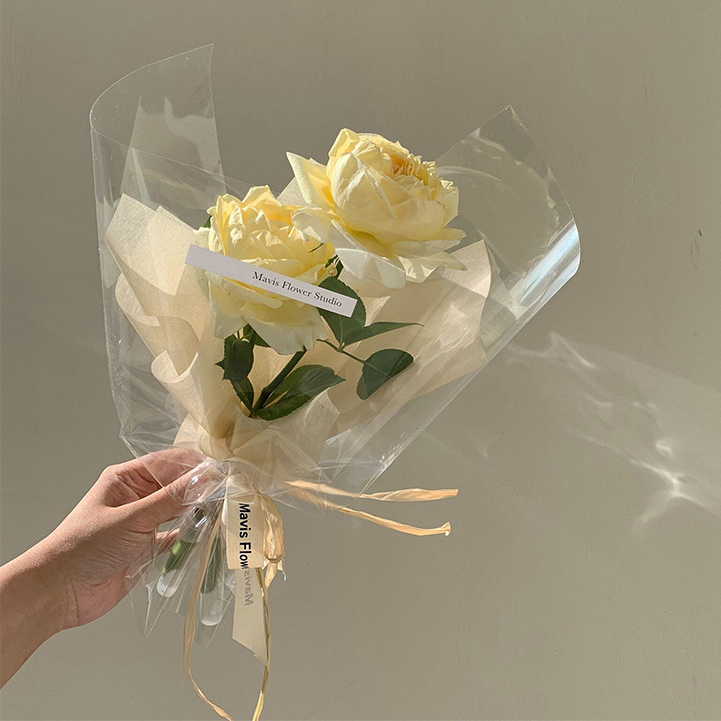 Ống nước nhựa cắm cành hoa tươi lâu