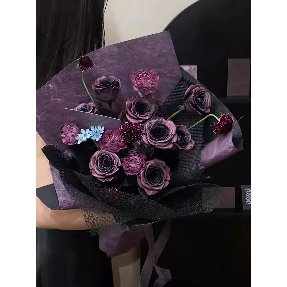Xấp 10 tờ giấy gói hoa tông màu tím đen huyền bí