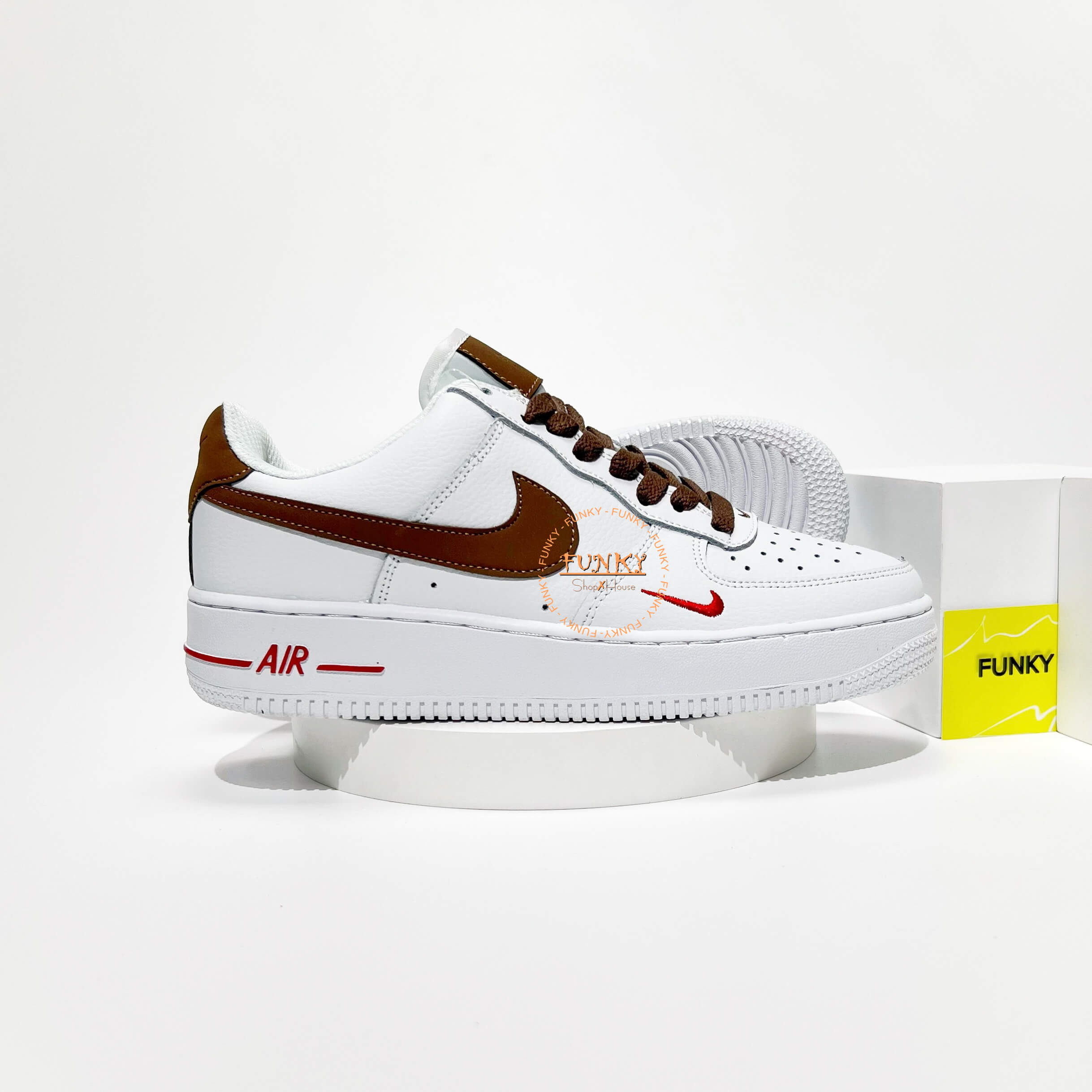 Giày Air Force 1 Trắng Móc Nâu