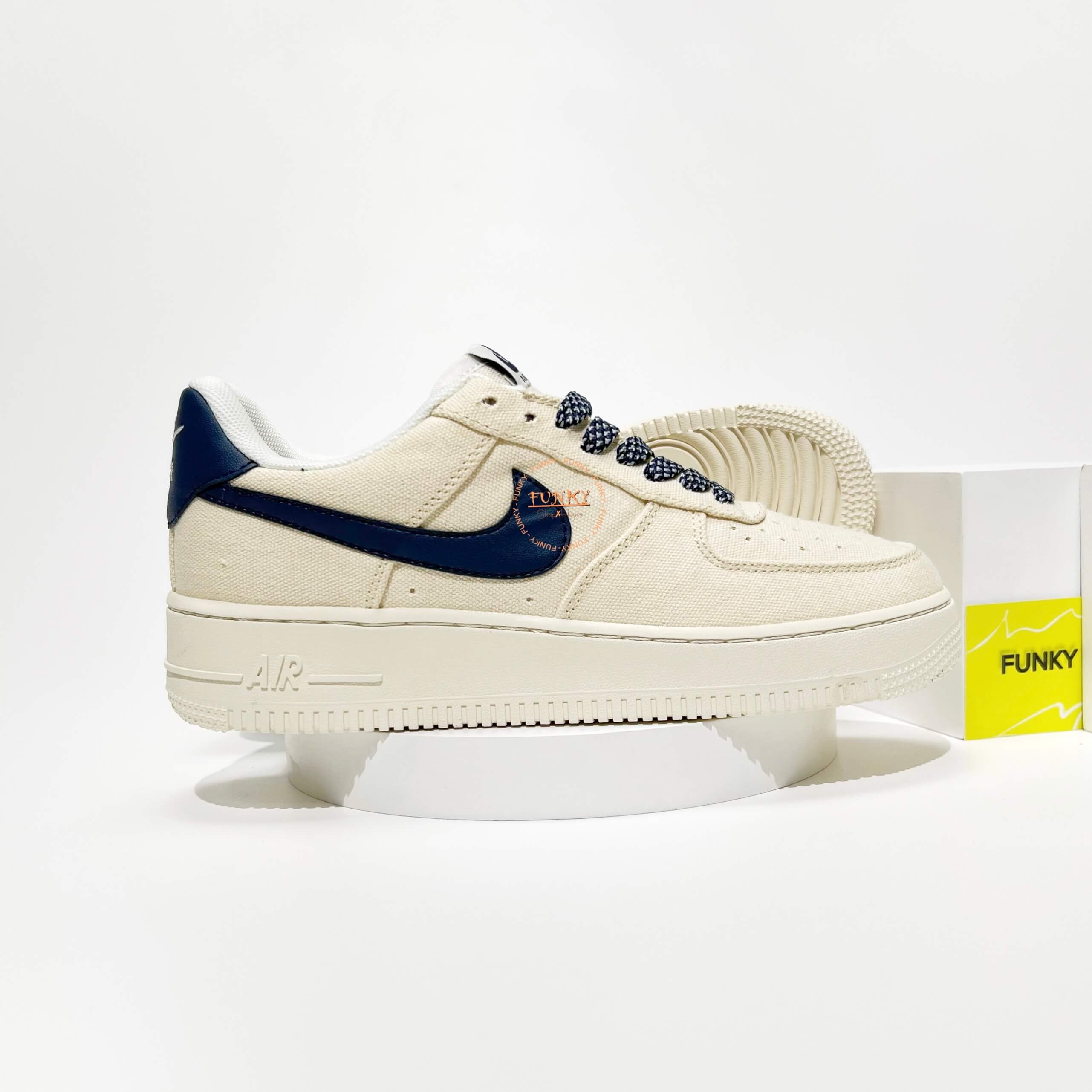 Giày Air Force 1 Canvas vàng đậm