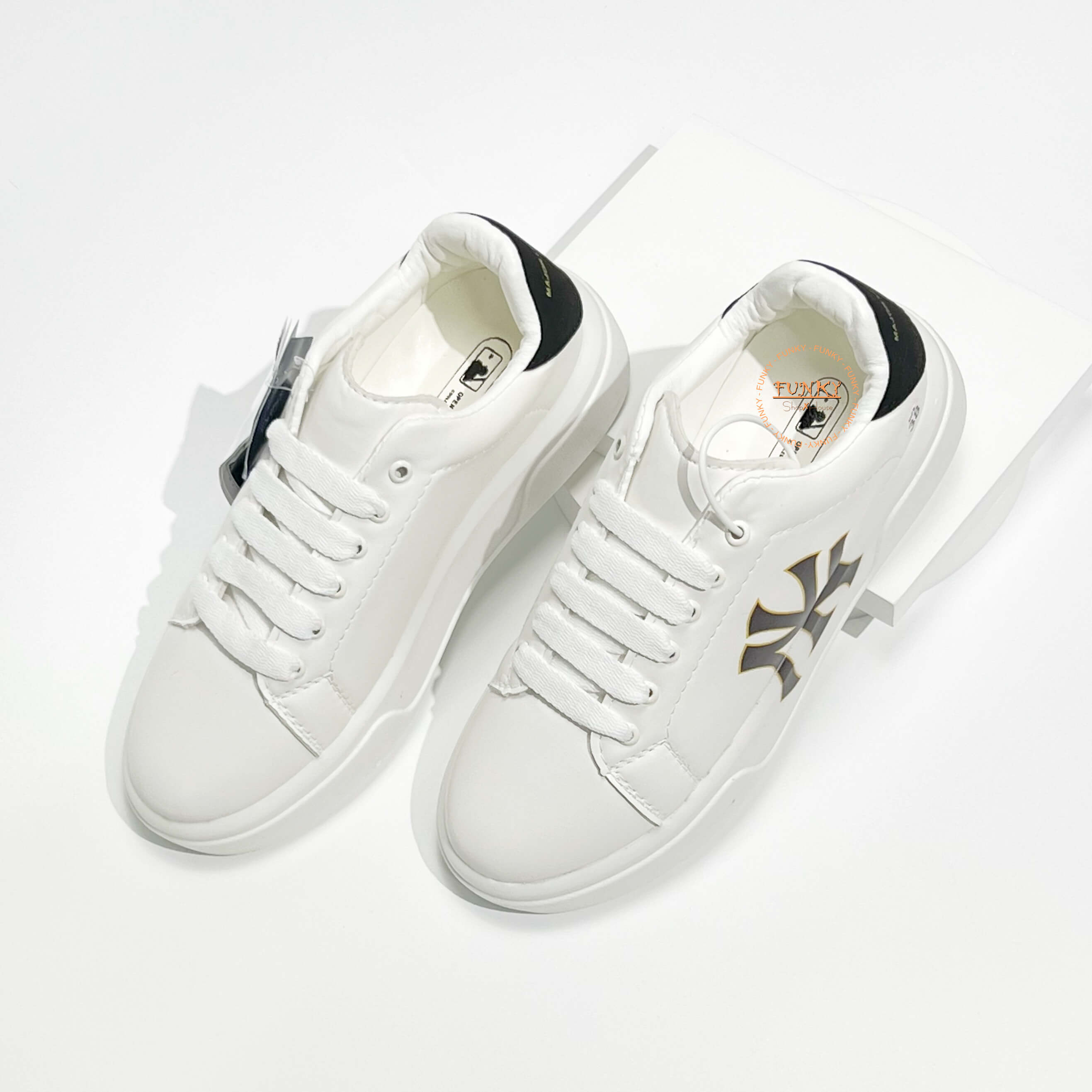Giày M L B Classic Chunky NY Đen