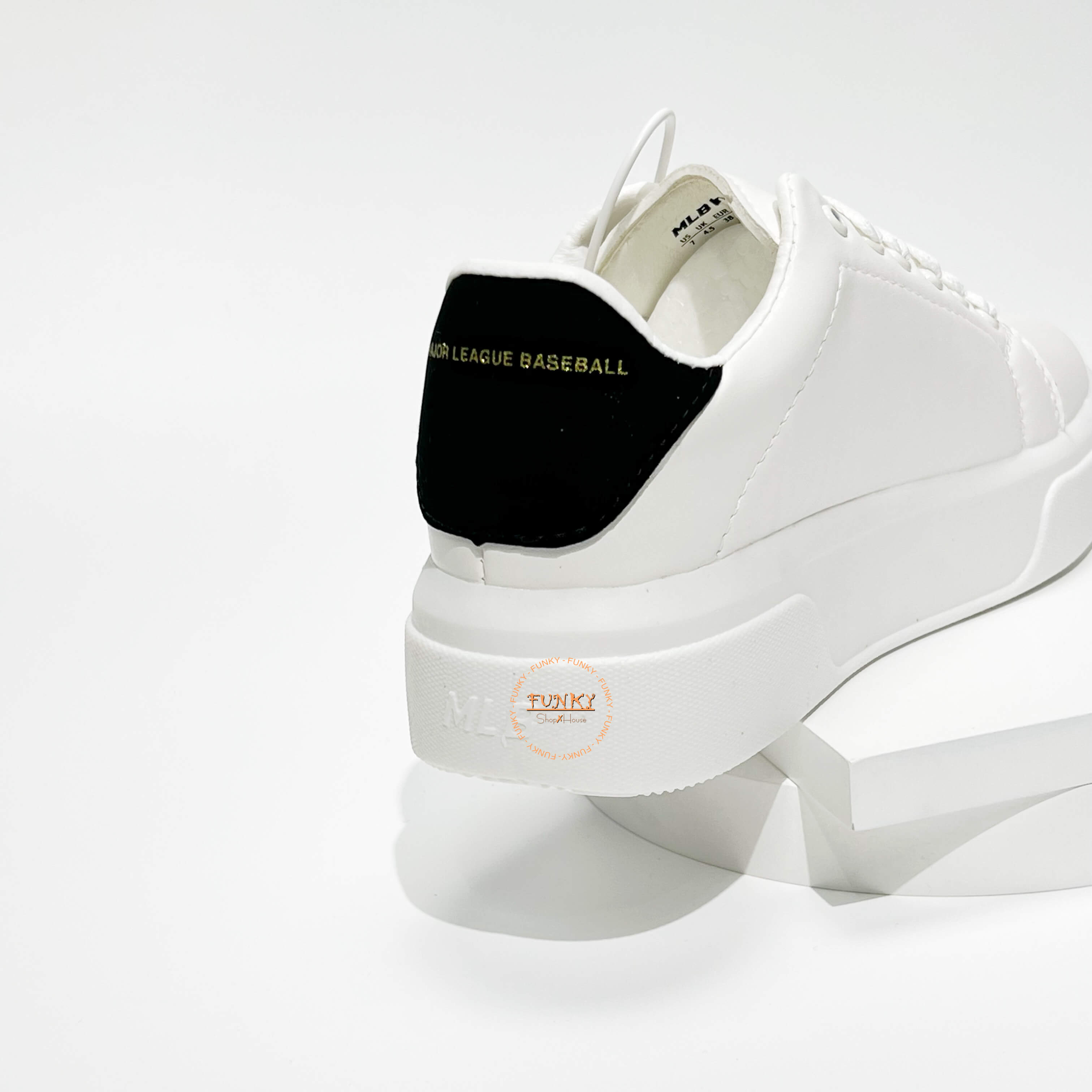 Giày M L B Classic Chunky NY Đen