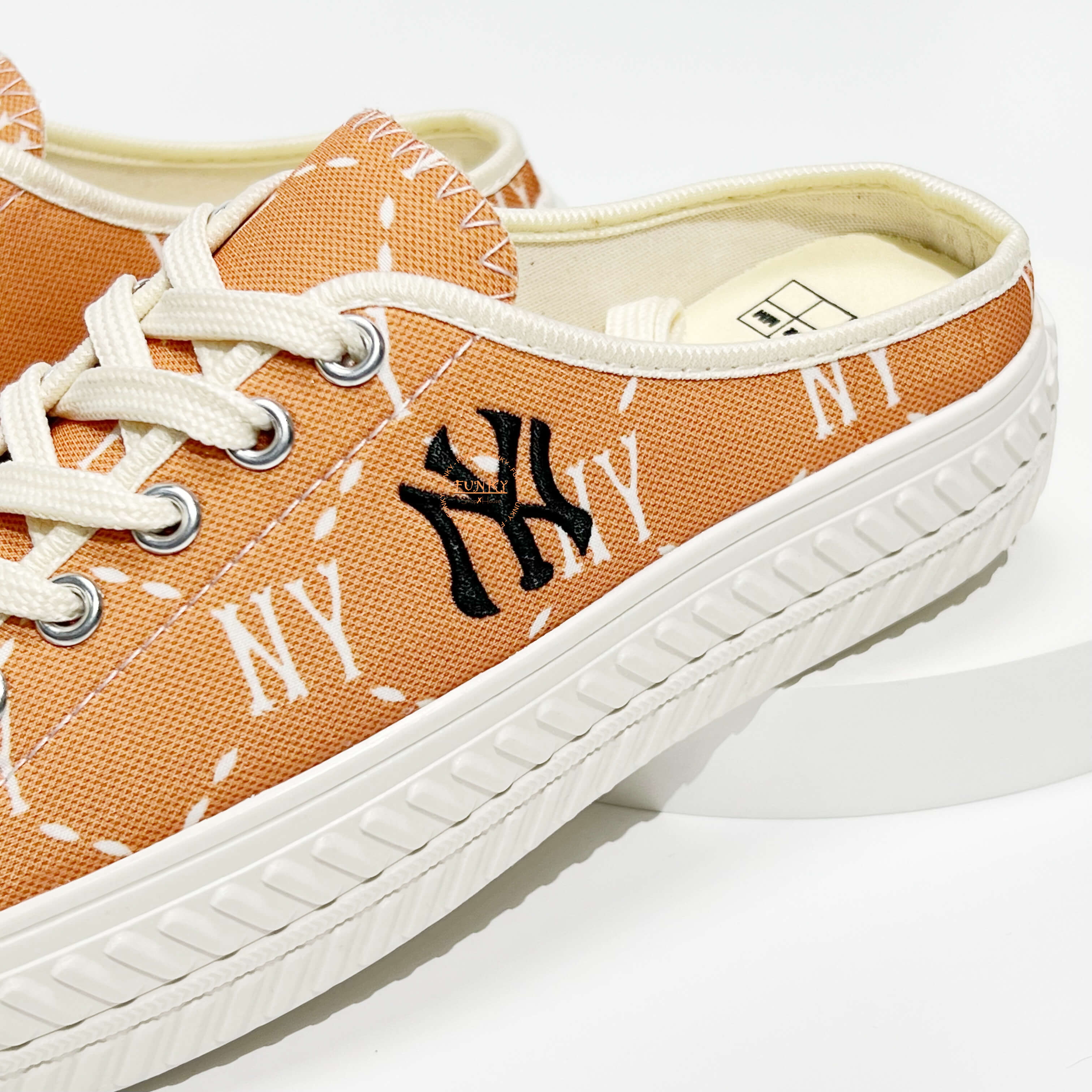 Sục M L B Mule Monogram