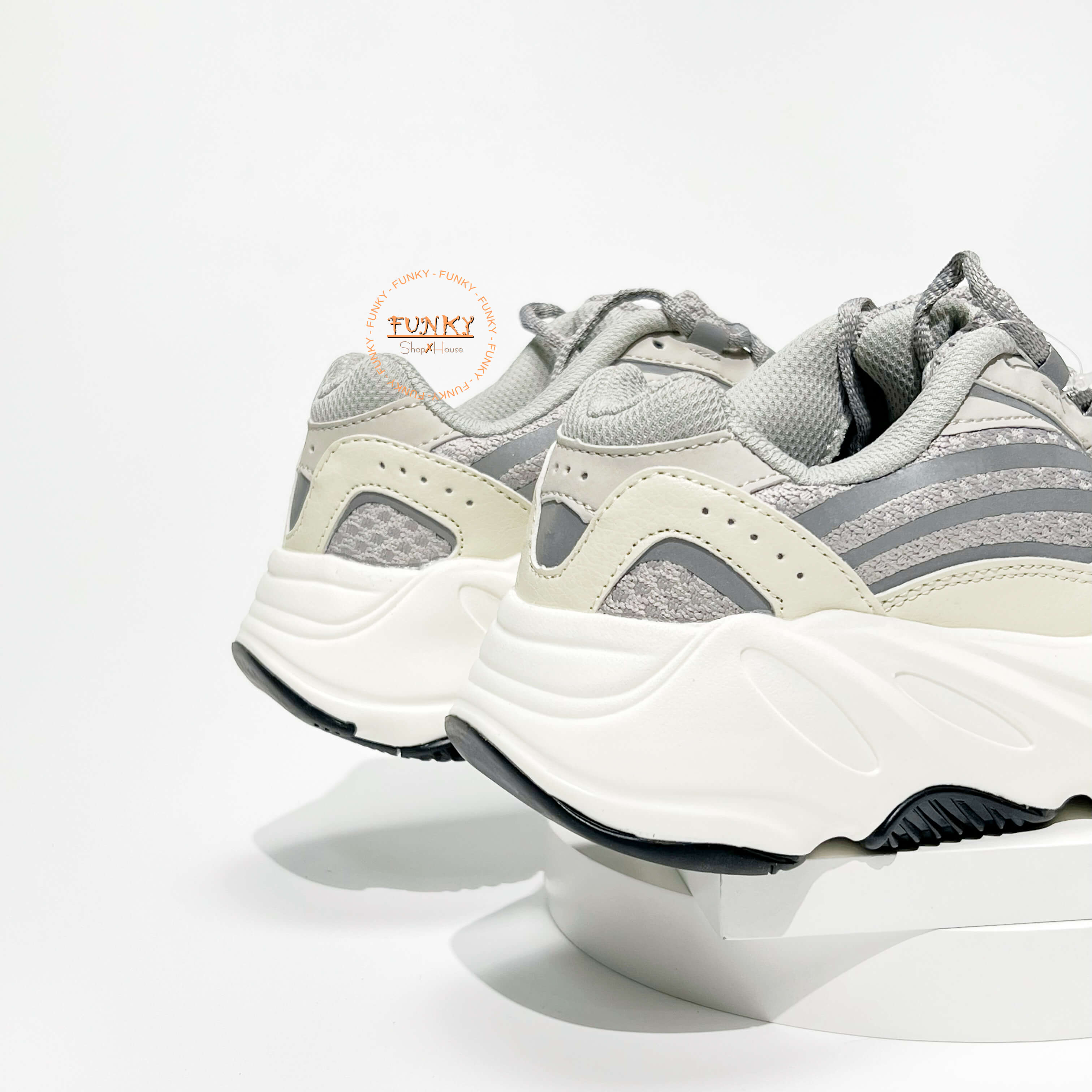 Giày Das Yeezy 700 Static